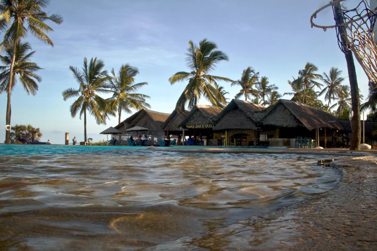 Reef Hotel Mombasa Exterior photo