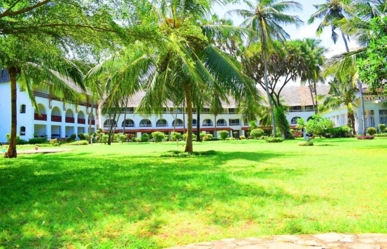 Reef Hotel Mombasa Exterior photo