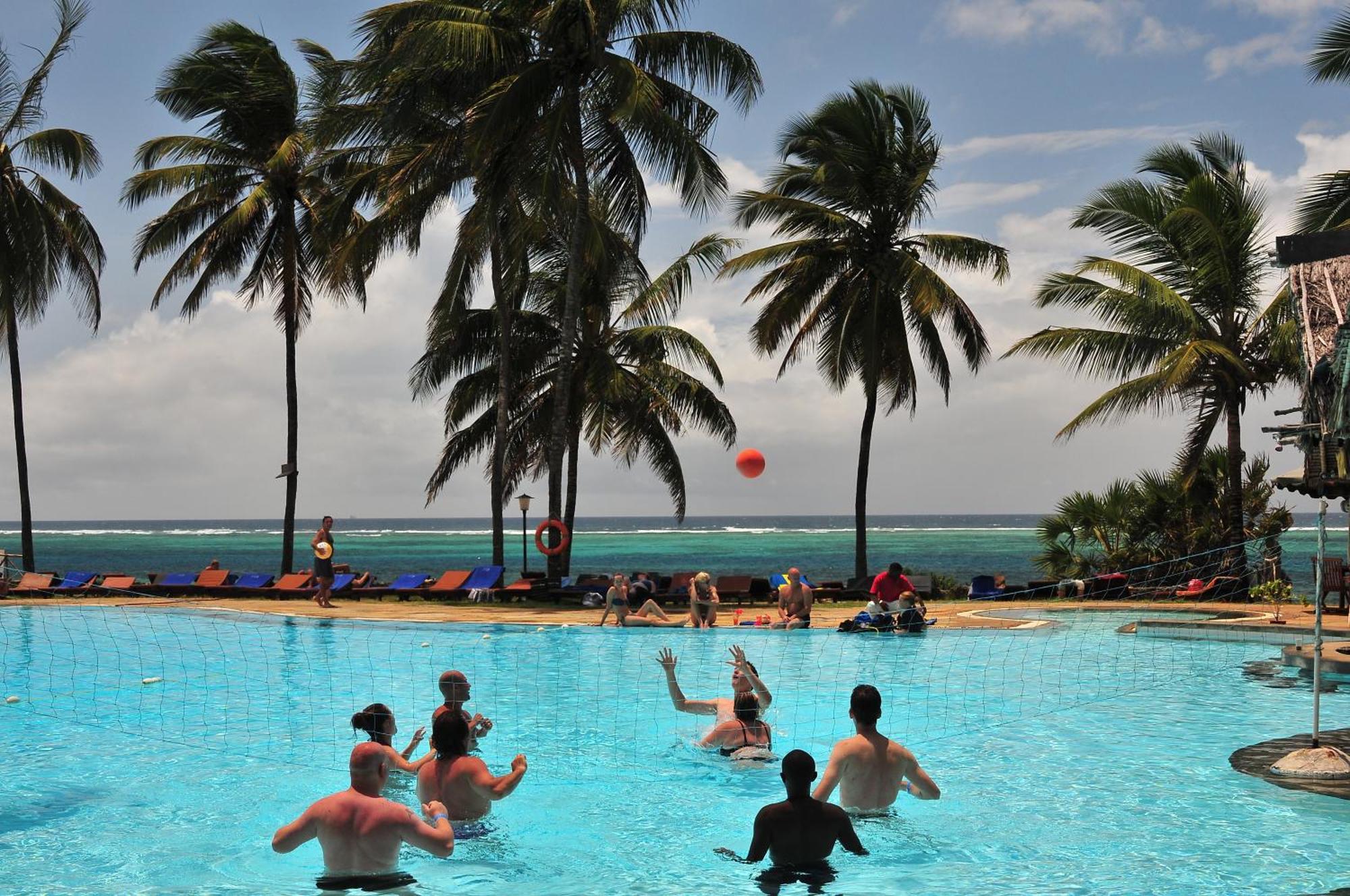 Reef Hotel Mombasa Exterior photo